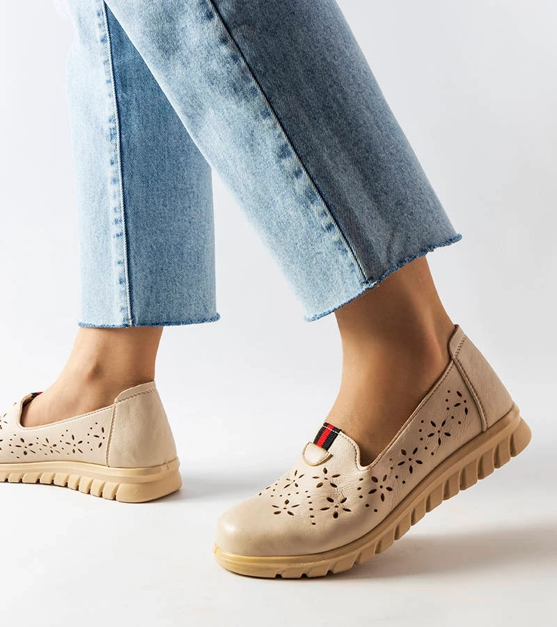 Joli könnyű bézs mokaszinok