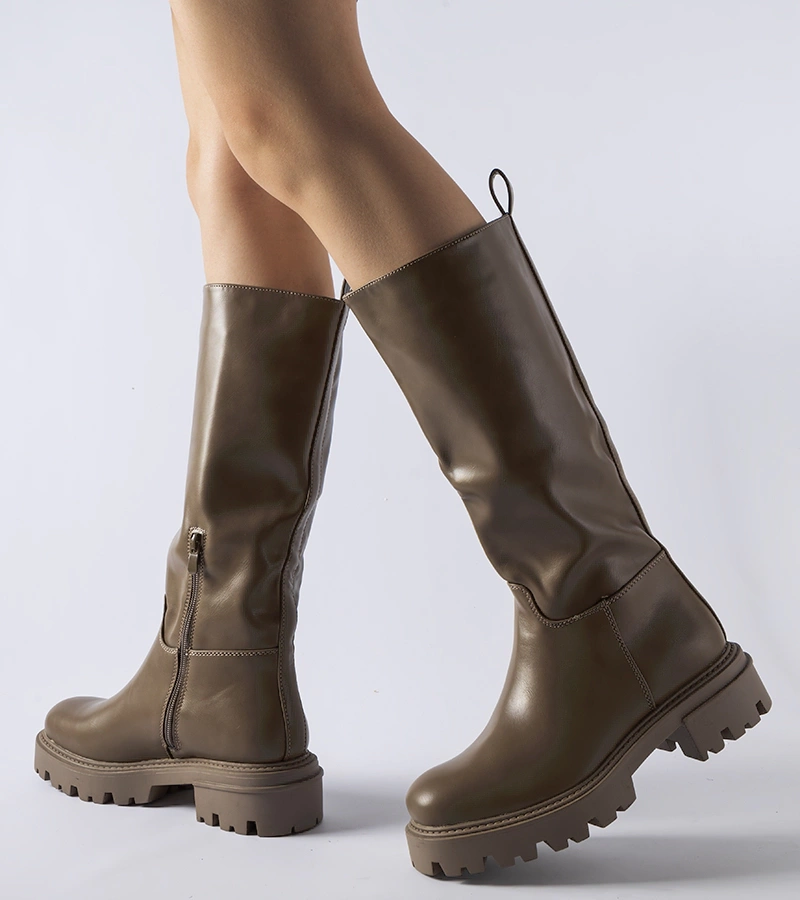 Barna bélelt lapos csizma Meana