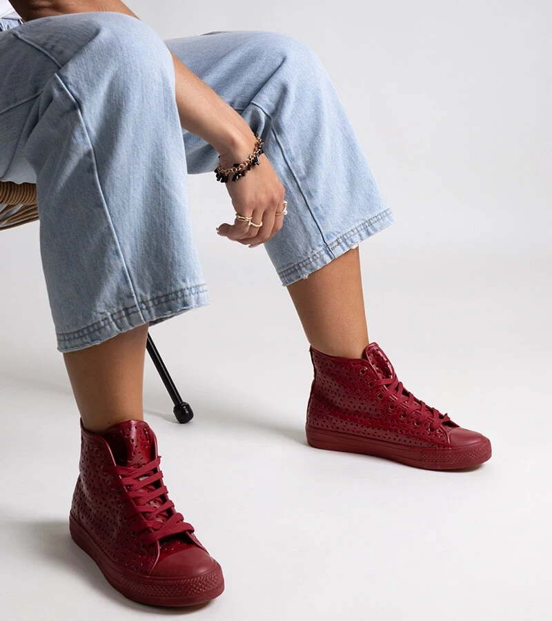 Piros magas, csipkés Madala tornacipő