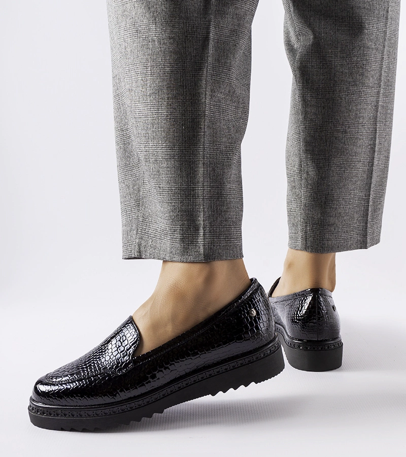 Vinceza fekete fényes cipők