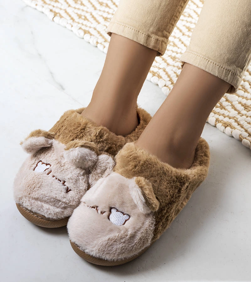 Szerencsés Teddy bézs puha papucs