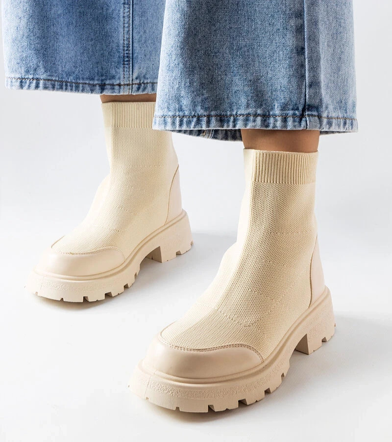 Lonte bézs szoknyás bokacsizma