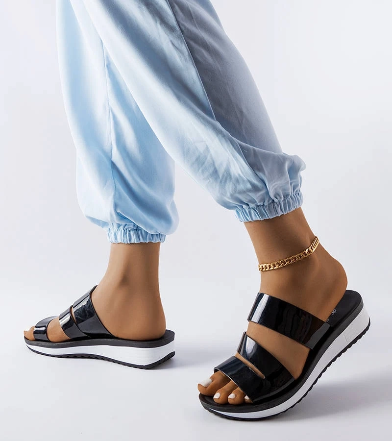 Fekete lakk papucs Tilde