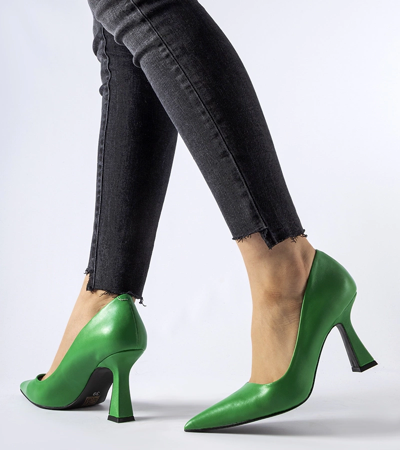 Zöld asymmetrikus sarkú Tore sarokkal