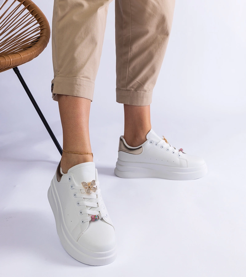 Aranda pillangóval díszített platformos fehér tornacipő