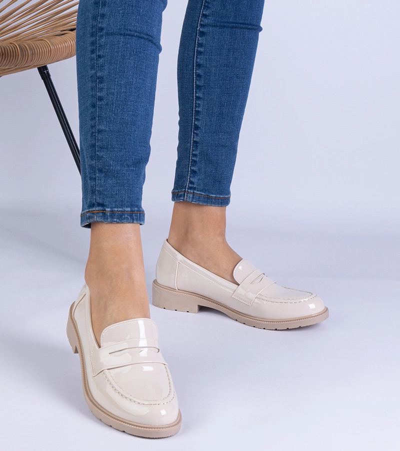 Bézs lakk női félcipő Eledia