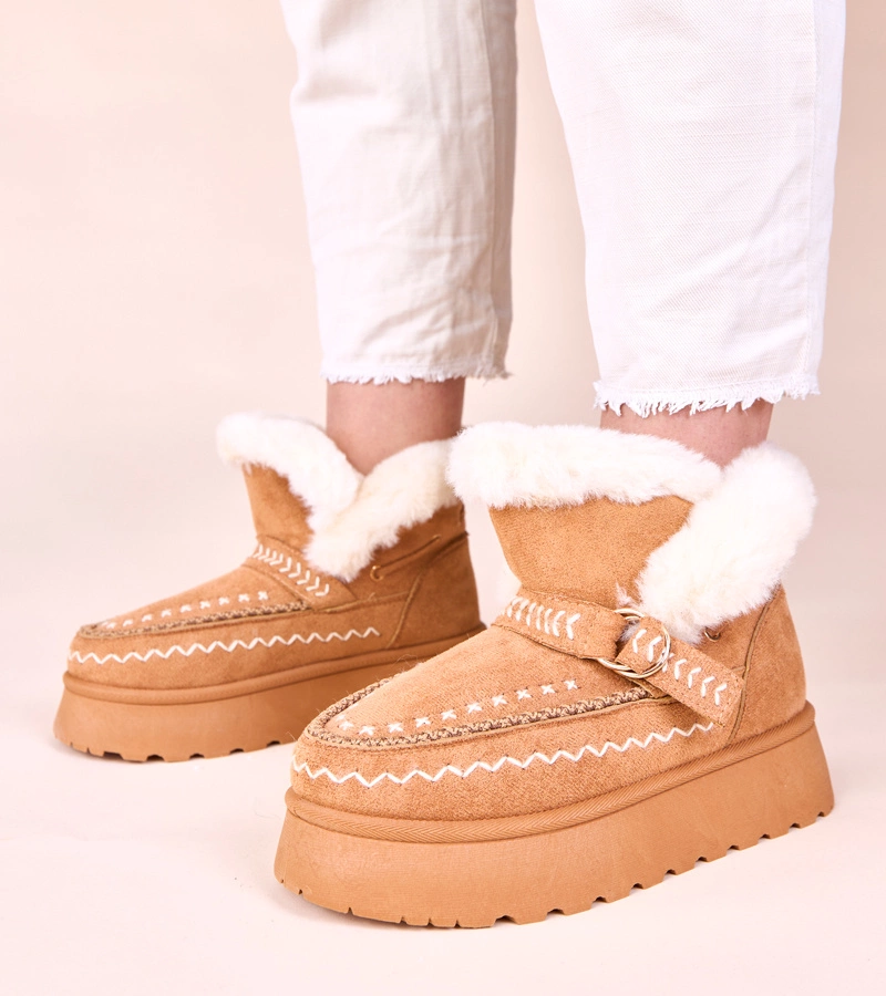 Barna hótaposók díszes hímzéssel Ciana