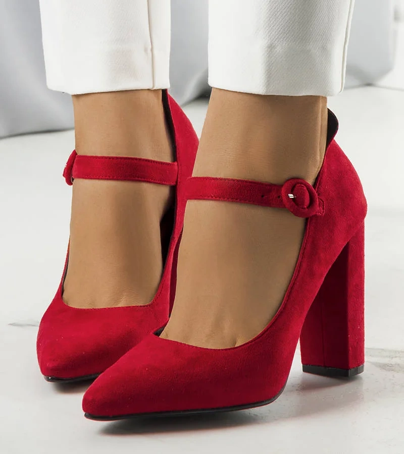 Piros pántos Kaiser cipők