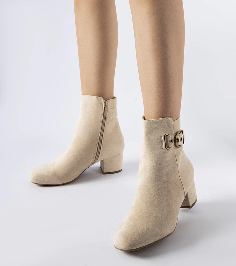 Sötétbarna alacsony sarokkal rendelkező műszálas szűrke csizma Nemaha