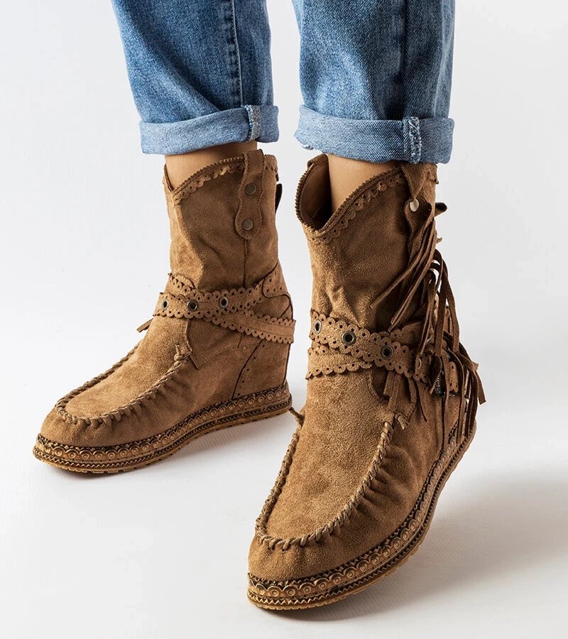 Sötétbarna platformos bokacsizma Teodata