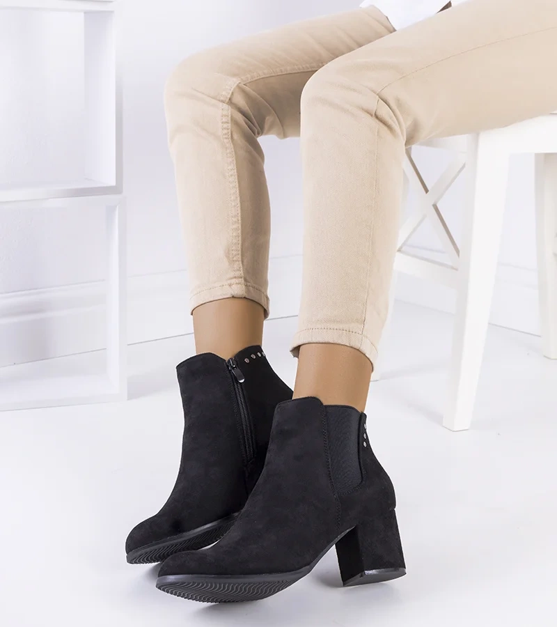 Fekete sarokcipő Runswick