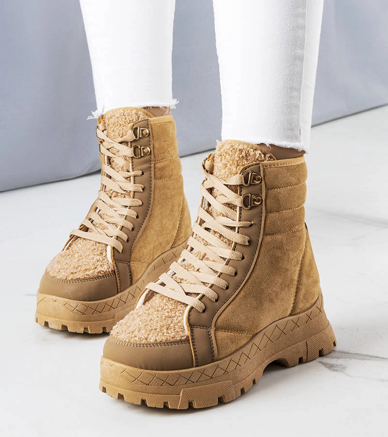 Barna bélelt Isaias bokacsizma