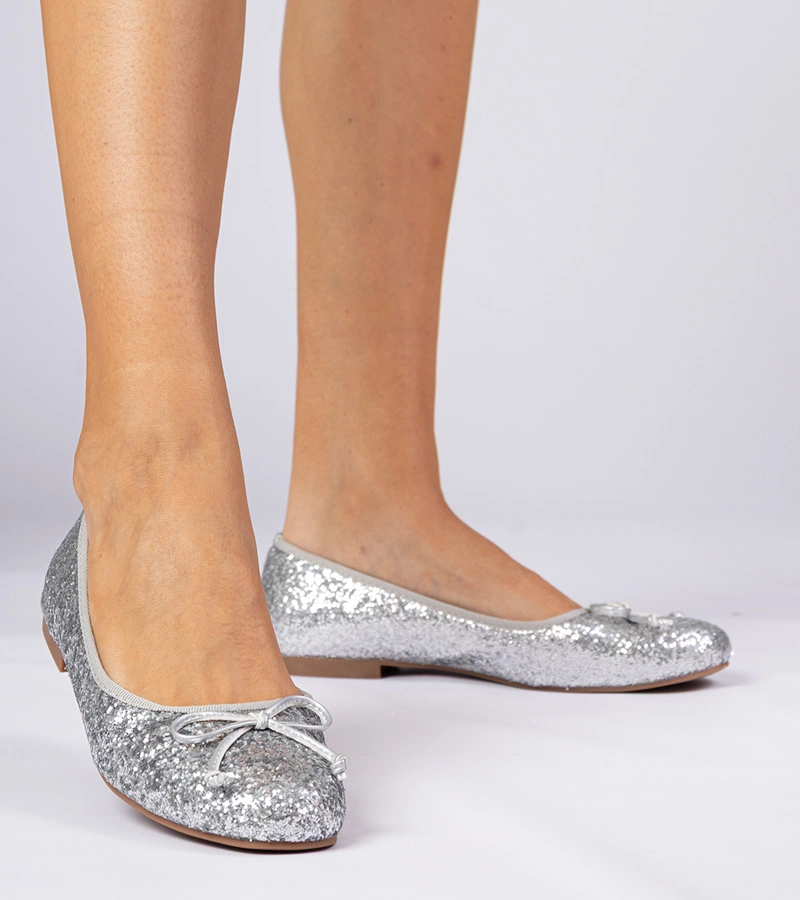 Ezüst női csillogó balerinacipők masnival Vellas