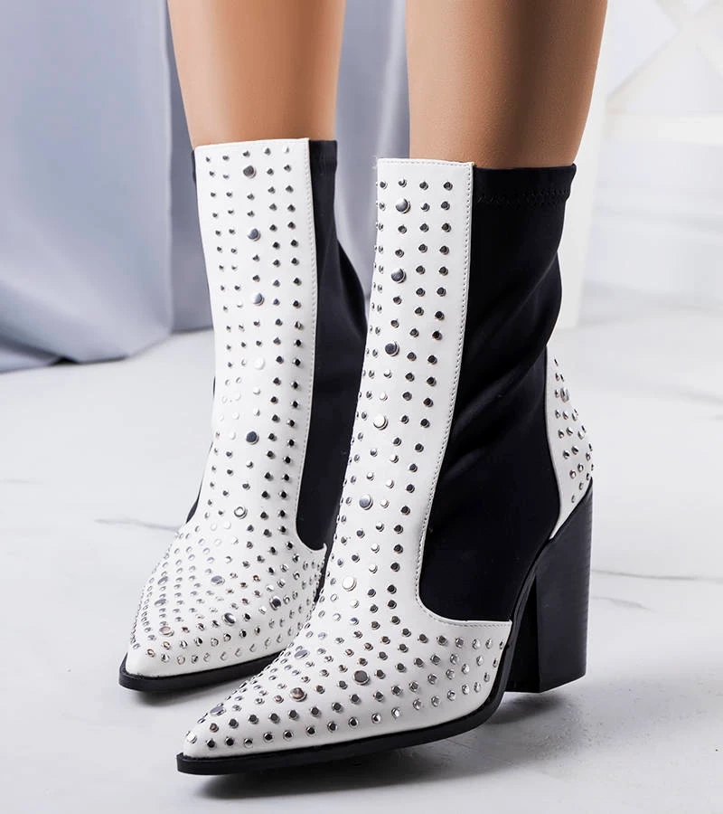 Fehér szegecses bokacsizma Orazi