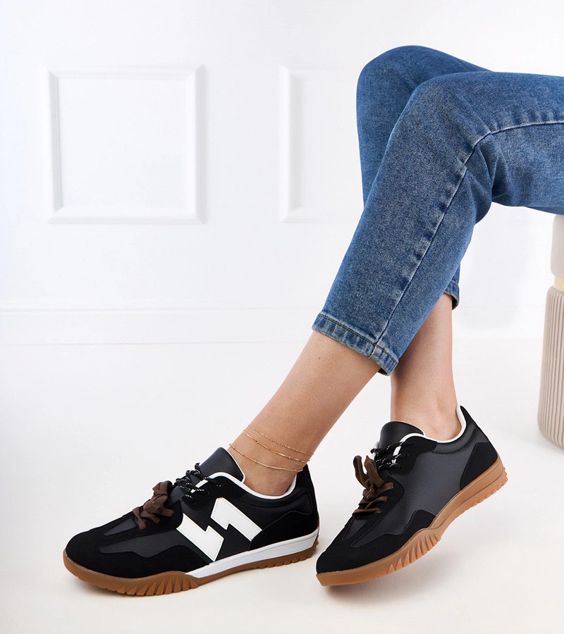 Bekki színes cipőfűzős fekete tornacipők