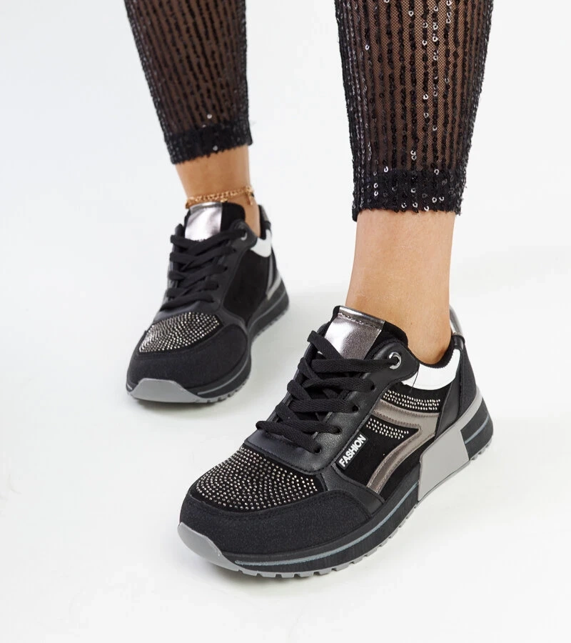 Mauli cirkóniummal díszített fekete platformos tornacipő