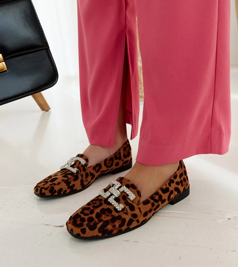 Sanny cirkóniával díszített párduc mokaszinjai