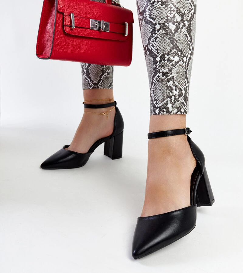 Artje magas sarkú fekete cipő