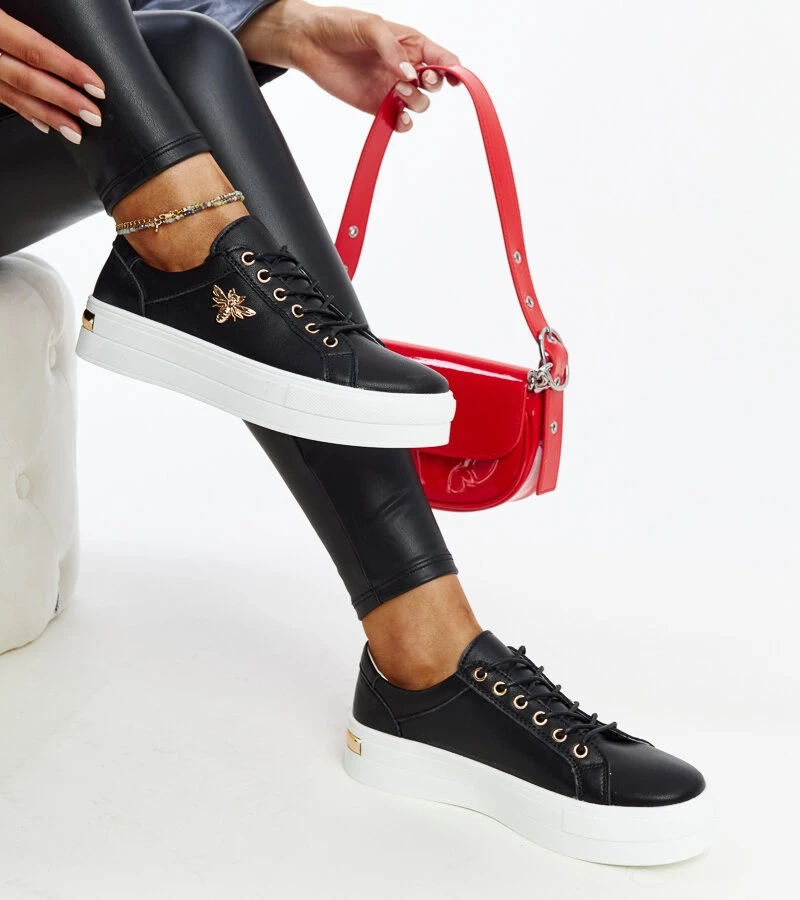 Mikka vastag talpú fekete bőr tornacipő