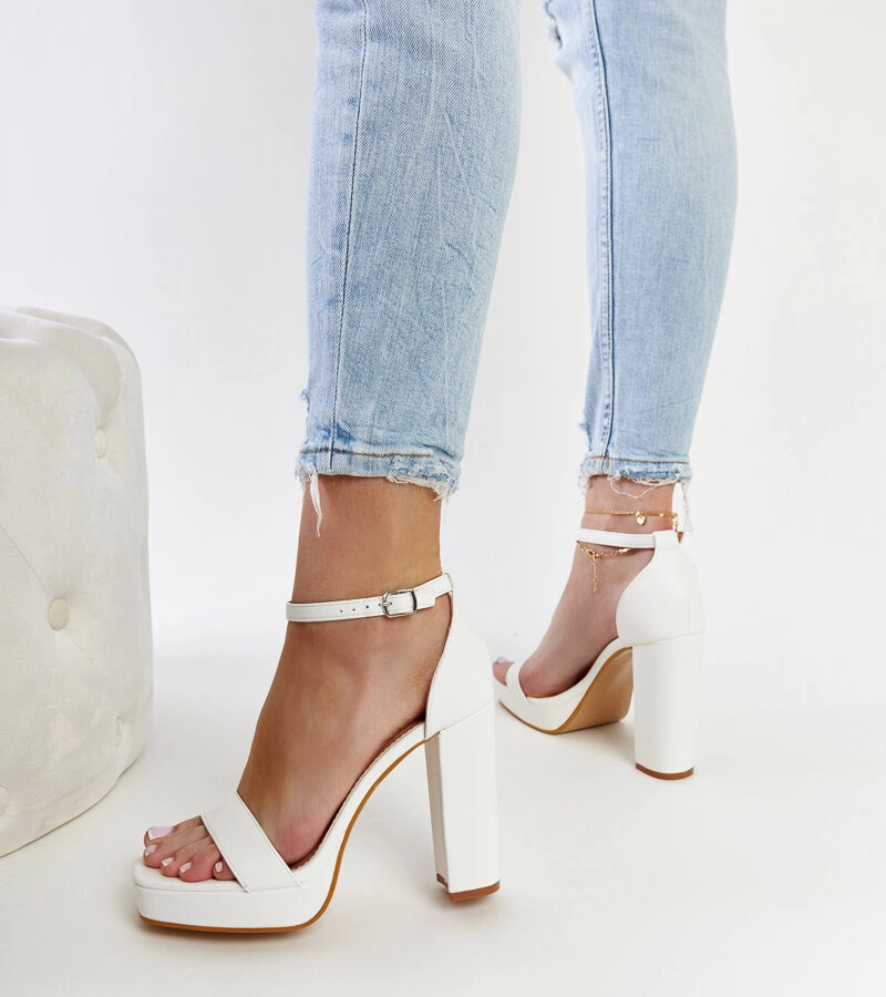 Nariman magas sarkú fehér szandál