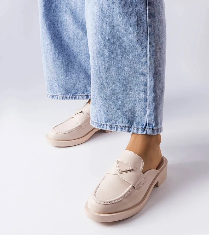 Berkshire beépített orrú bézs papucs