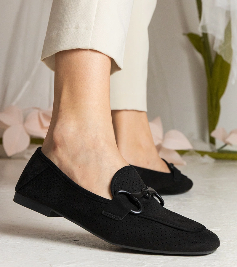 Fekete női díszes lyukacsos mokaszin Mensory