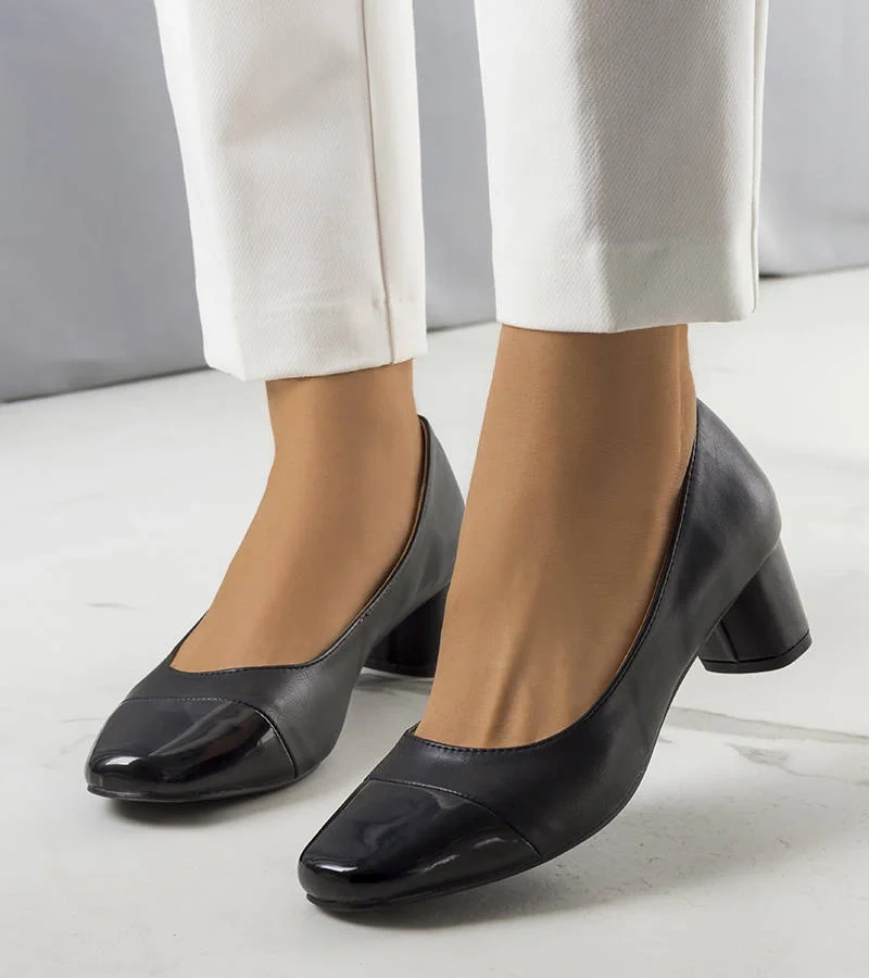 Fekete női magassarkú Dikra