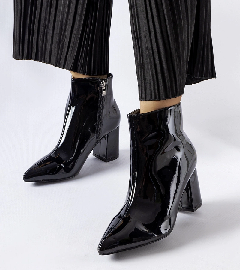 Fekete lakkozott Usinaya bokacsizma