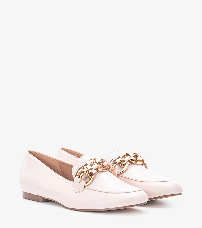 Sárgásbarna láncos mokaszinok