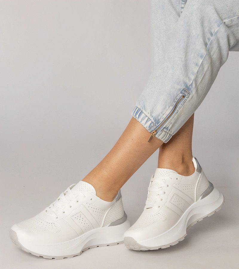 Lenkuta ezüst betétes fehér sportcipő