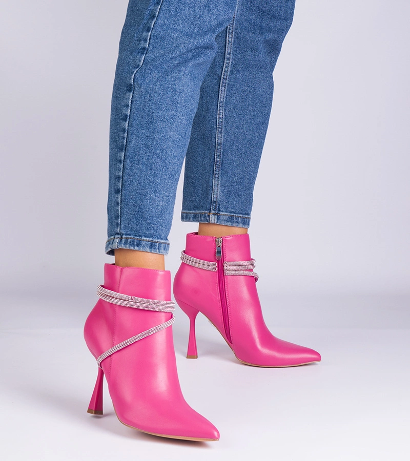 Fantagaro strasszos rózsaszín tűsarkú bokacsizma