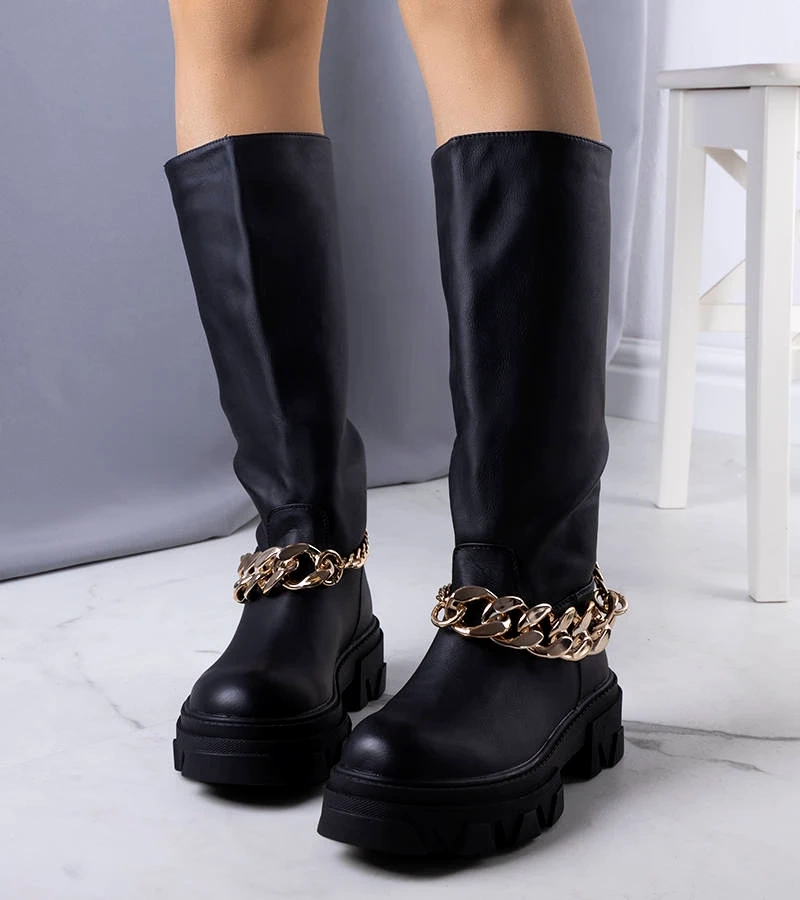 Fekete bélelt csizma Cumia