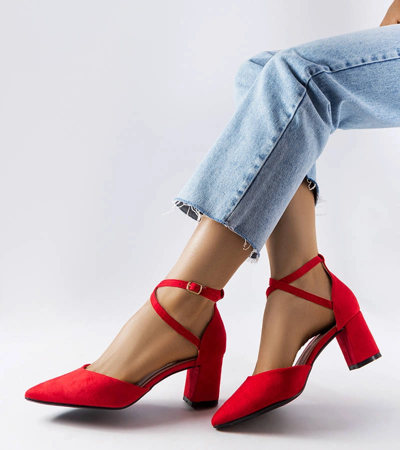 Bensalemi vörös sarokcipők