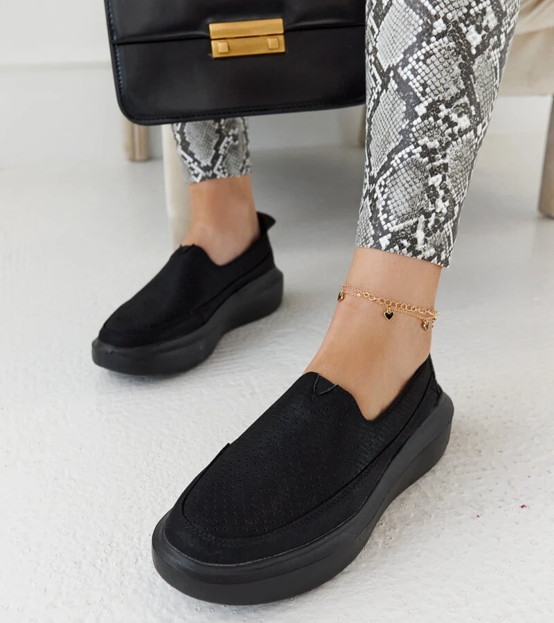 Fekete Marcie félcipők