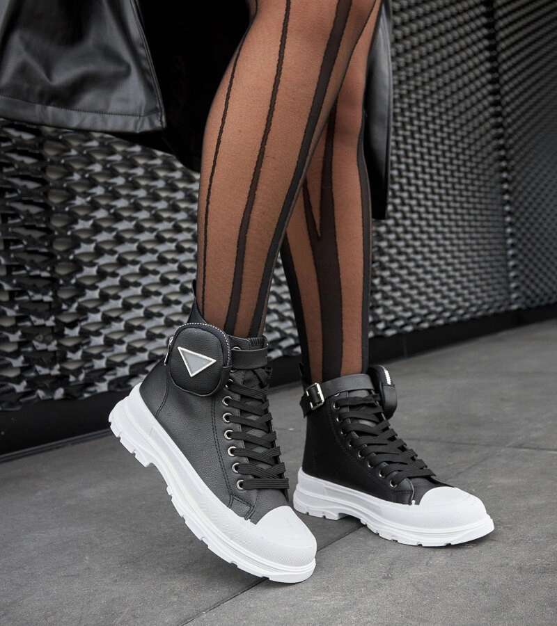 Fekete magas talpú platformos tornacipő Bolman