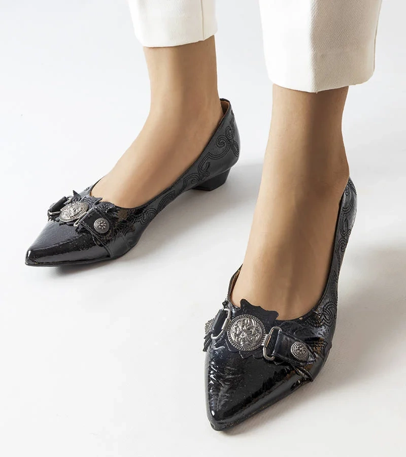 Fekete alacsony sarkú Siciliano cipők