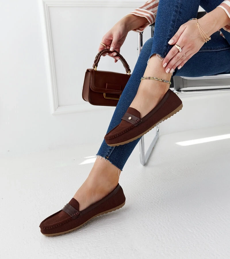 Fombio barna szövet mocskasinok