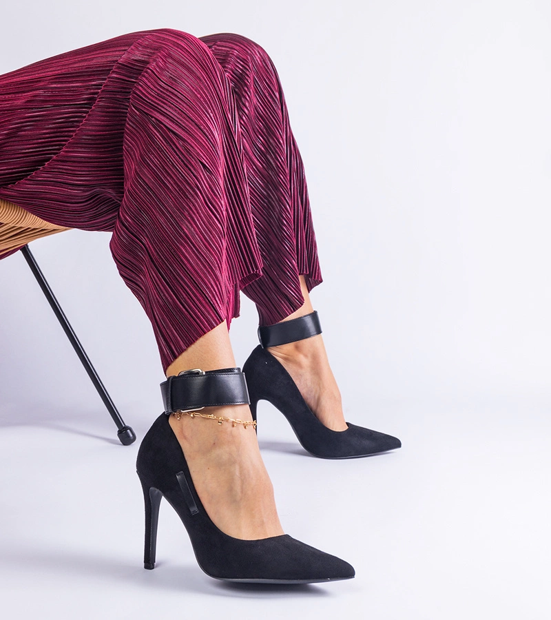 Andressio fekete velúr műbőr tűsarkú cipő