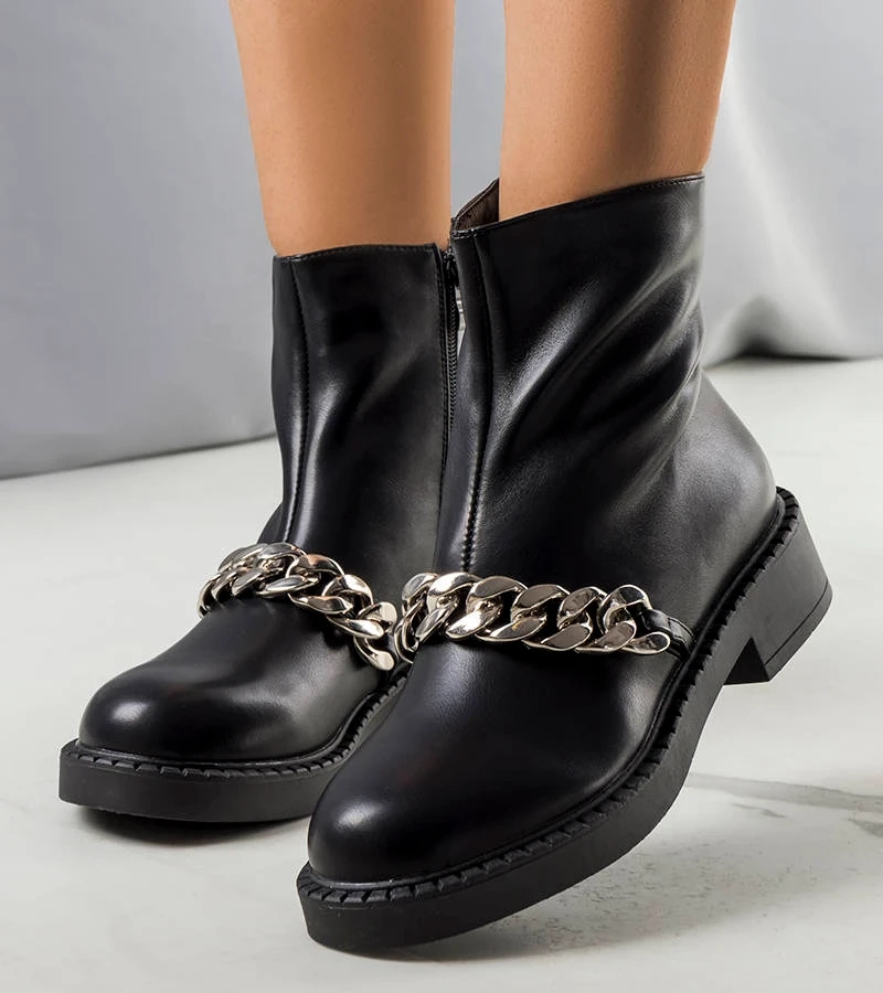 Fekete bélelt csizma Larion