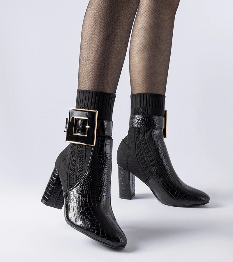 Fekete zoknis bokacsizma állatmintával Enrice