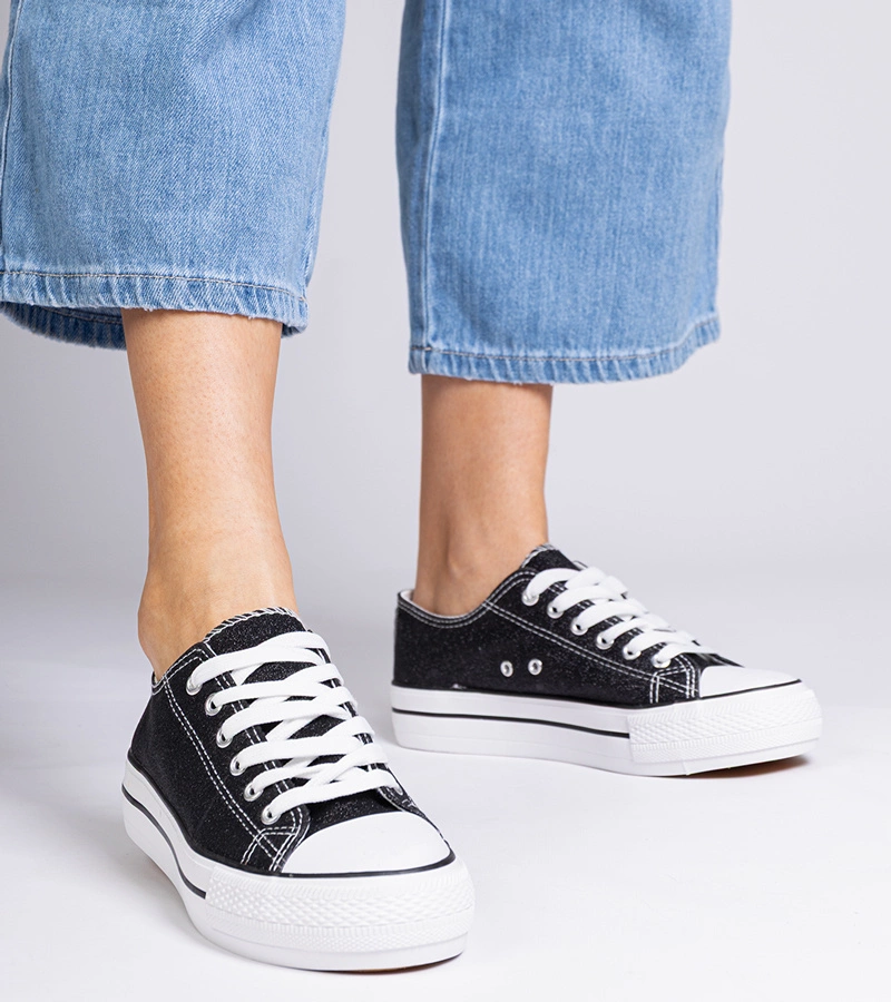 Fekete női csillogó tornacipő Versina