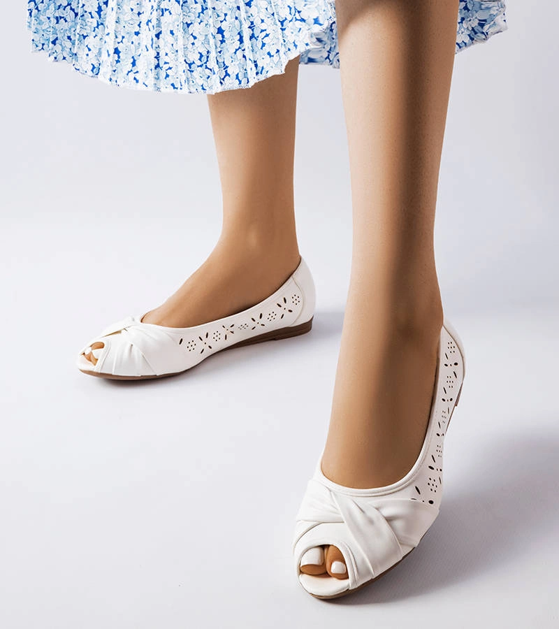 Fehér csipkés balerina nyitott orral Lafo