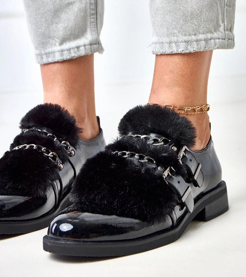 Fekete női félcipő szőrrel Sarol