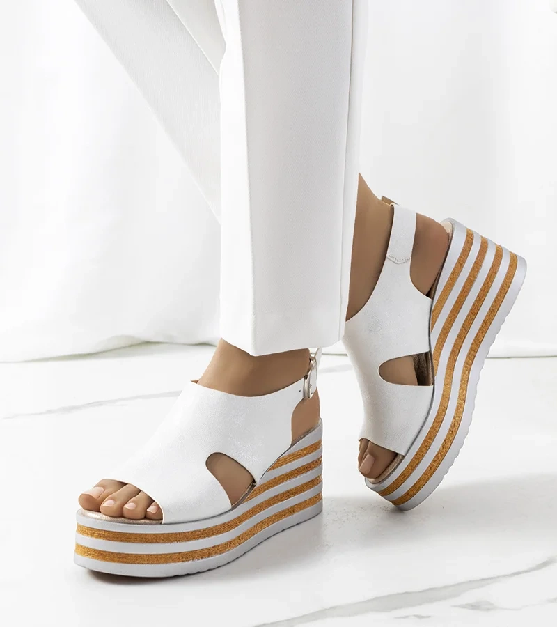 Ezüst szandál Corrine talppal