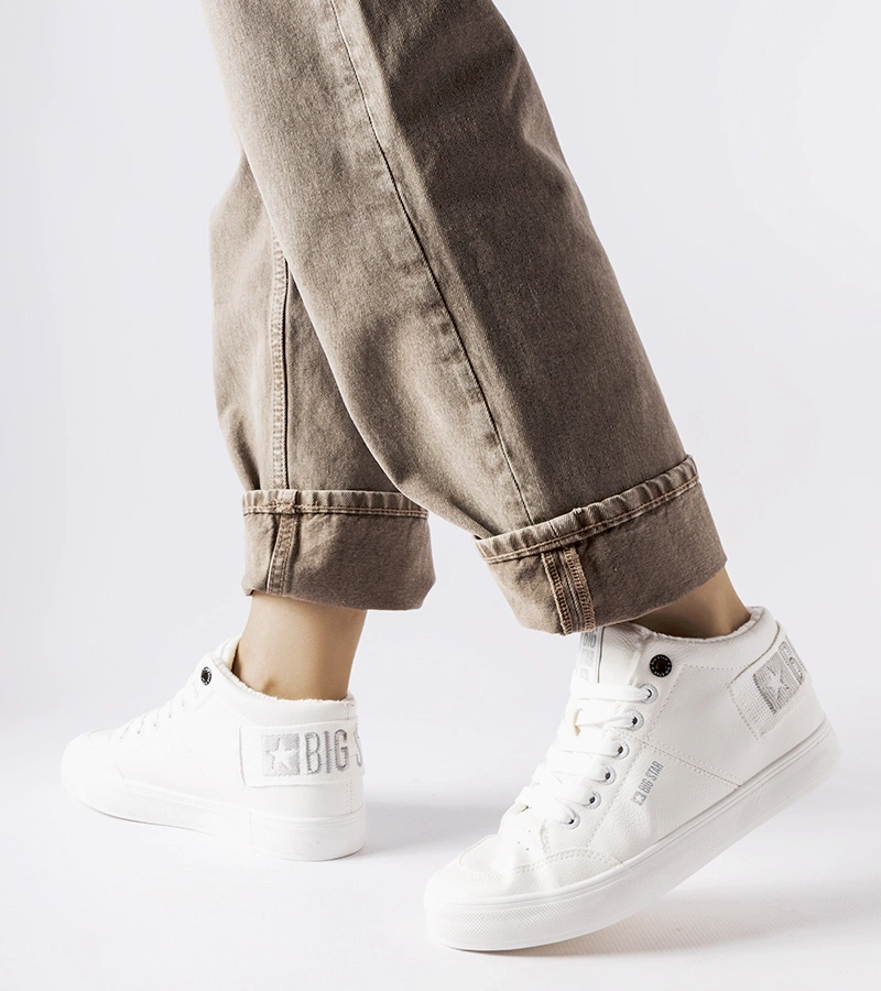 Fehér bélelt tornacipők Big Star EE274352