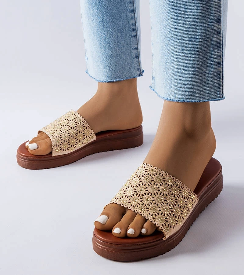 Irvine cirkóniával díszített bézs csipkés papucsok