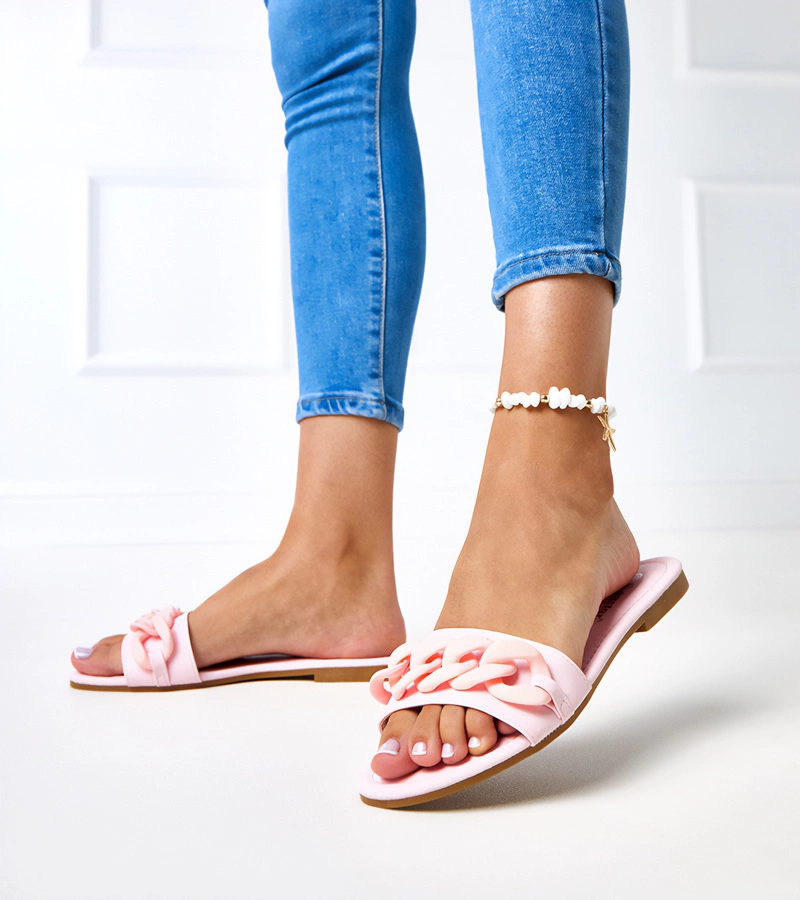 Aliyan matt láncos rózsaszín papucsai