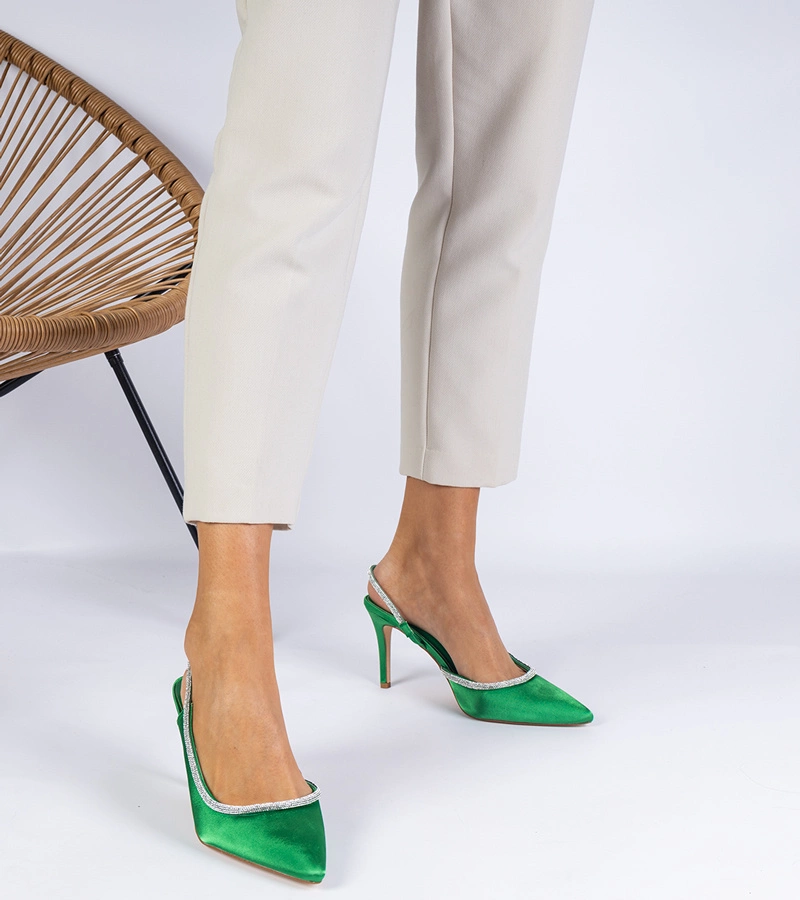 Zöld szaténközepű cipők strasszkövekkel nyitott sarokkal Mrozzi