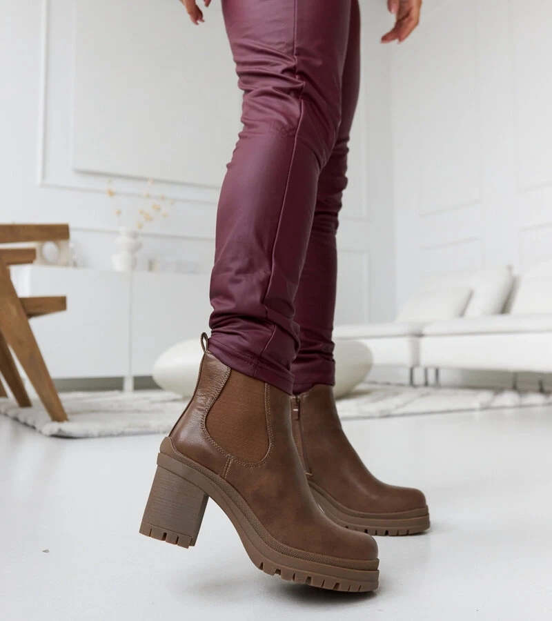 Sötétbarna alacsony sarkú Layman bokacsizma