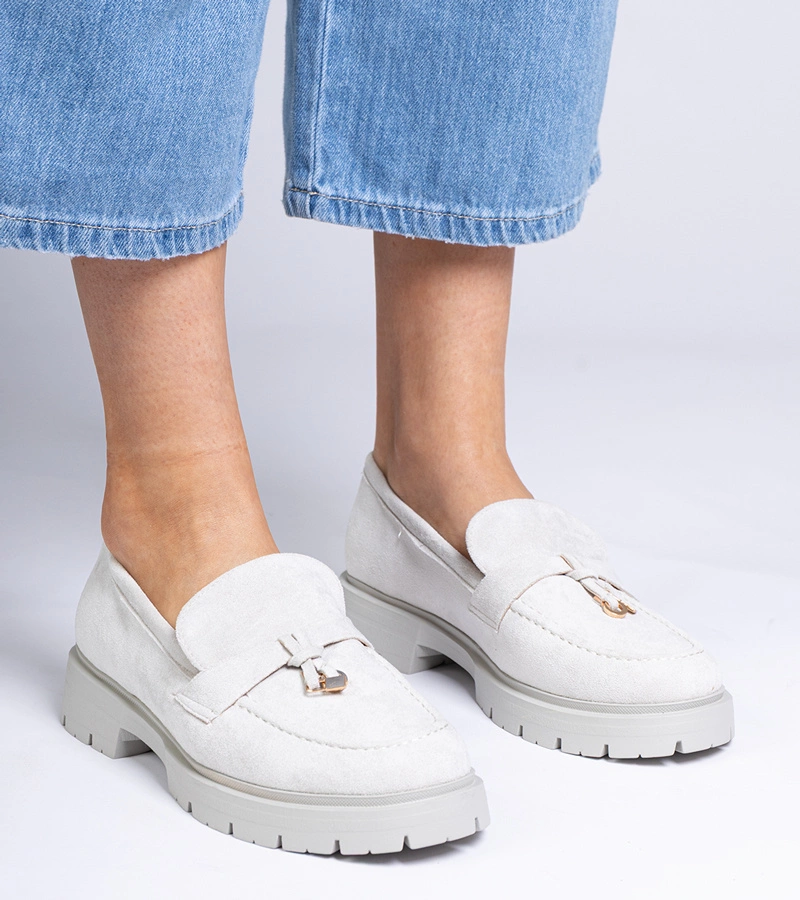 Szürke elegáns ökobársony mokaszin Marsella díszítéssel